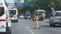 CSGT Hà Nội mở đường đưa trái tim hiến tặng kịp cứu sống bệnh nhi 11 tuổi
