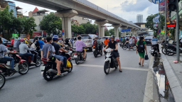 Phân làn cứng ô tô, xe máy: Đừng giống như lần trước