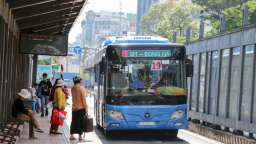 Tiền thôi chưa đủ