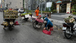 Chợ cóc góc phố