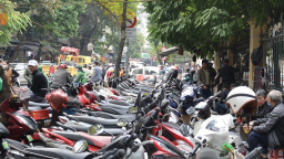 Vỉa hè bị 'đánh cắp'