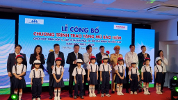 Trao tặng 620.000 mũ bảo hiểm cho học sinh tiểu học tại Hà Nội, TP.HCM và Cần Thơ