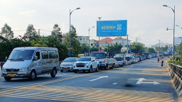 Tiền Giang: Tai nạn trên cầu Rạch Miễu làm ùn tắc giao thông kéo dài