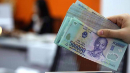 Tạm dừng thực hiện bảng lương mới, sẽ tăng 30% lương cơ sở từ 1/7: Thận trọng và đúng đắn