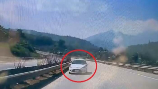 Nữ tài xế đi ngược chiều trên cao tốc bị phạt 17 triệu đồng