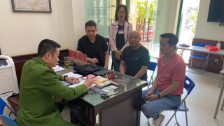 Trả lại 500 triệu cho du khách bỏ quên