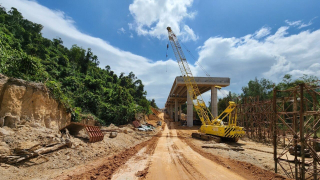 Vướng mặt bằng, nhà thầu cao tốc sốt ruột vì thiệt hại