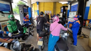 Sẽ ra sao nếu doanh nghiệp tự quyết giá xăng dầu?