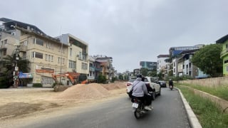 Gỡ rào chắn đường Âu Cơ – Nghi Tàm, rộng chỗ này nhưng lo “thắt” chỗ kia