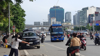 Cầu vượt Mai Dịch sau 1 tuần thông xe: Xuất hiện “điểm nóng” mất an toàn