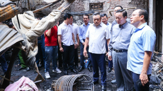 Thủ tướng chỉ đạo khắc phục hậu quả vụ cháy nhà ở phố Trung Kính