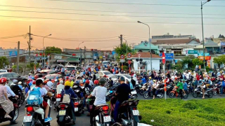 TP.HCM: Bát nháo 'chợ chạy' đường Hiệp Bình