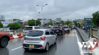 Vì sao cầu Vĩnh Tuy vẫn tắc, dù đã thêm một cây cầu?