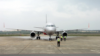 Sân bay Đồng Hới (Quảng Bình) tạm dừng khai thác để ứng phó bão số 4