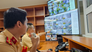 'Cánh tay' nối dài giúp CSGT xử lý vi phạm