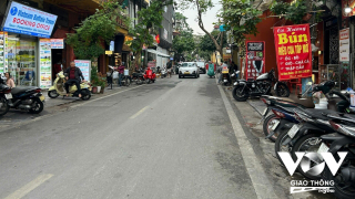Còn đâu vỉa hè phường Hàng Buồm?