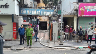 Hà Nội: Cháy tầng 4 khu tập thể, may mắn không có thương vong