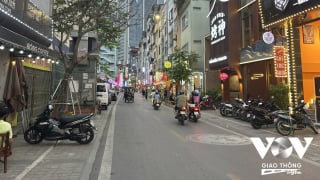 Vắng như phố ẩm thực Nguyễn Văn Tuyết