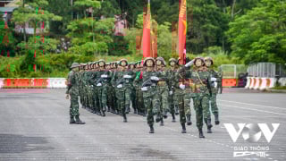 Hà Nội thăm, tặng quà các lực lượng tham gia diễu binh, diễu hành