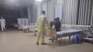 CSGT kịp thời hỗ trợ sản phụ chuyển dạ trong mưa bão