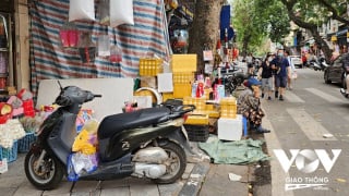 Hà Nội chỉ tên 9 quận chưa làm tốt việc giành lại vỉa hè
