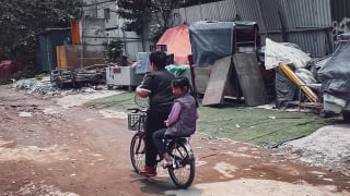Thi công 'ì ạch', gần 1km đường trăm tỷ biến thành bãi rác
