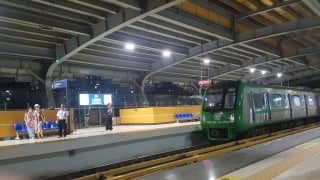 Chuyến tàu điện cuối ngày