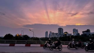 Lúc trời chưa tỏ