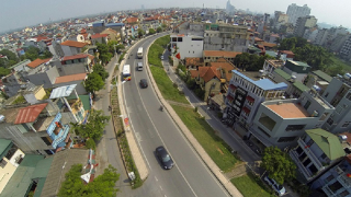 Phân luồng giao thông trên đường Âu Cơ phục vụ thi công dự án
