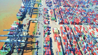 Bloomberg dự báo tăng trưởng GDP Việt Nam năm 2024 đạt 6%