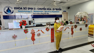 Bệnh nhi đầu tiên được can thiệp tim bào thai đã xuất viện