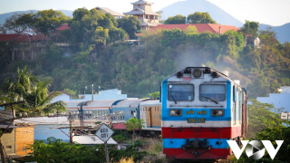 Đường sắt: “Nước dịch vụ' được đầu tư, kỳ vọng “thuyền du lịch' lên theo