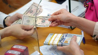 Vì sao giá USD tự do liên tục 'nổi sóng' tăng?