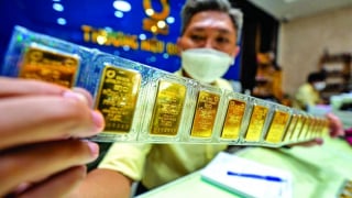 Vì sao Ngân hàng Nhà nước chỉ bán mà không mua vàng?