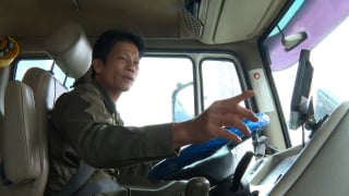 Nhiều doanh nghiệp lắp camera quan sát điểm mù cho xe đầu kéo container