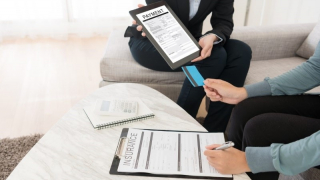 Cẩn trong khi ký hợp đồng bảo hiểm online
