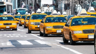 NewYork: Taxi truyền thống muốn siết chặt quy định tuyển mới của taxi công nghệ