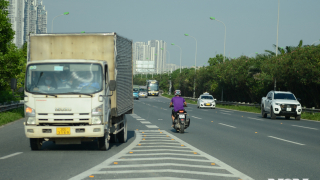 Xe máy chạy trên cao tốc – Sự “nhầm đường” tai hại