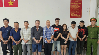 Bắt khẩn cấp 9 người trong vụ clip “khiêng quan tài” ở khu vực chợ Bến Thành
