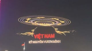 Mãn nhãn với màn tổng duyệt 10.500 máy bay không người lái