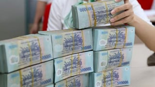 Vì sao lãi suất thấp nhưng tiền gửi vào ngân hàng vẫn lập kỷ lục?
