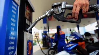Giá xăng dầu bật tăng mạnh