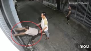 Bắt người đàn ông đập phá nhà hàng xóm vì bị nhắc nhở hát karaoke nhỏ lại