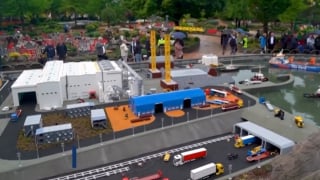 Độc lạ đường hầm Lego nối Đan Mạch và Đức tại Legoland