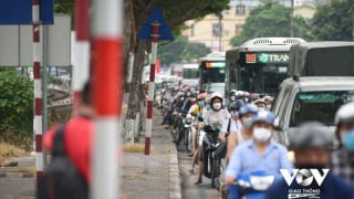 Kiểm soát xe máy vào nội đô: Câu chuyện của bước đi và cách làm