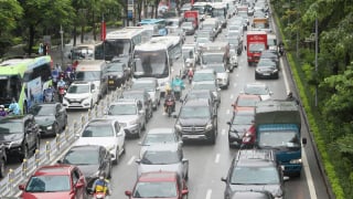 Từ chuyện phân làn đến quy hoạch giao thông