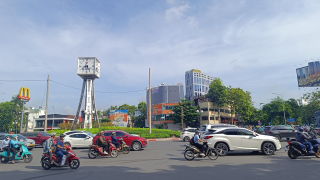 Vòng xoay Điện Biên Phủ, TP.HCM thông thoáng hơn sau những ngày đầu ùn tắc