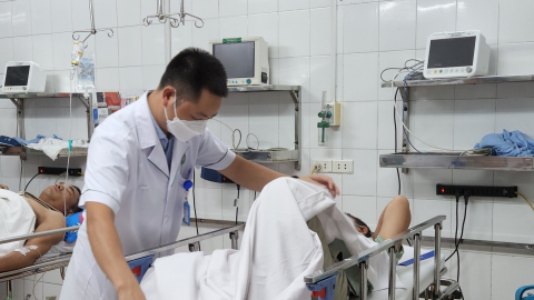 Phía sau cánh cửa không bao giờ đóng