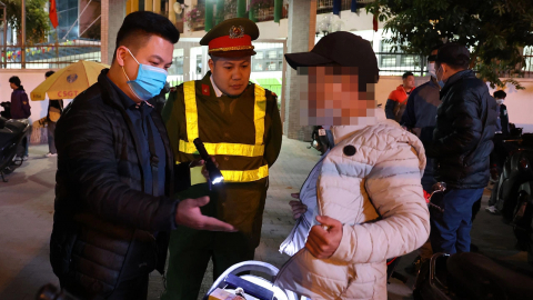Uống rượu bia gây tai nạn và chống người thi hành công vụ: Xét xử kịp thời để tạo tính răn đe