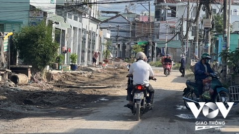 Mất ATGT bởi con đường thi công 2 năm chưa xong